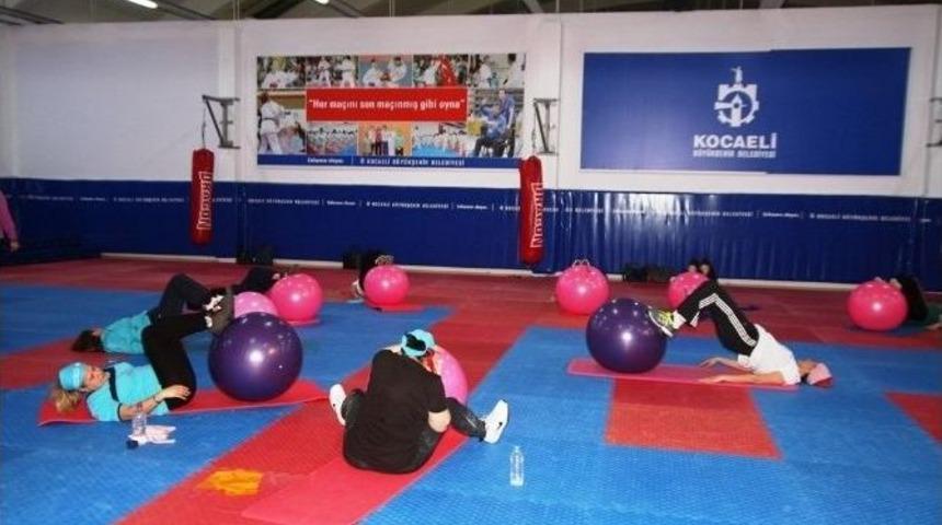 Sağlıklı Yaşam Projesi&rsquo;yle Spor Yapan Hanımlar Sağlığına Kavuşuyor