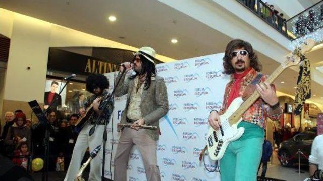 'retrobüs' Gurubu'ndan Erzurum'da Pop Ziyafeti