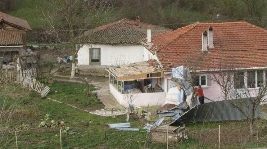 Fırtına &Ccedil;atıları U&ccedil;urdu