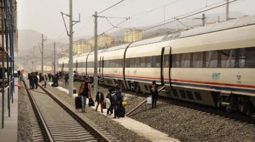 Fırtına, Yht Seferlerini Durdurdu