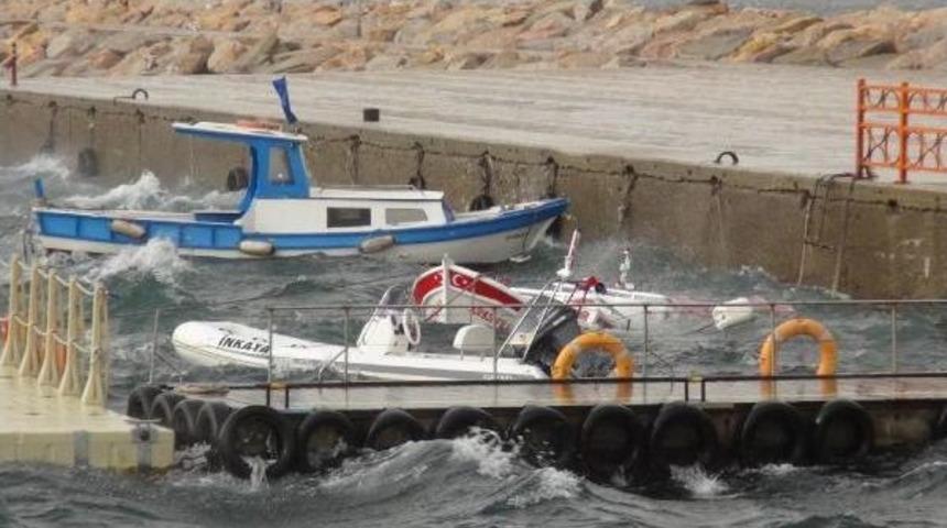 Bandırma&rsquo;Da Lodos Balık&ccedil;ı Teknesi Batırdı