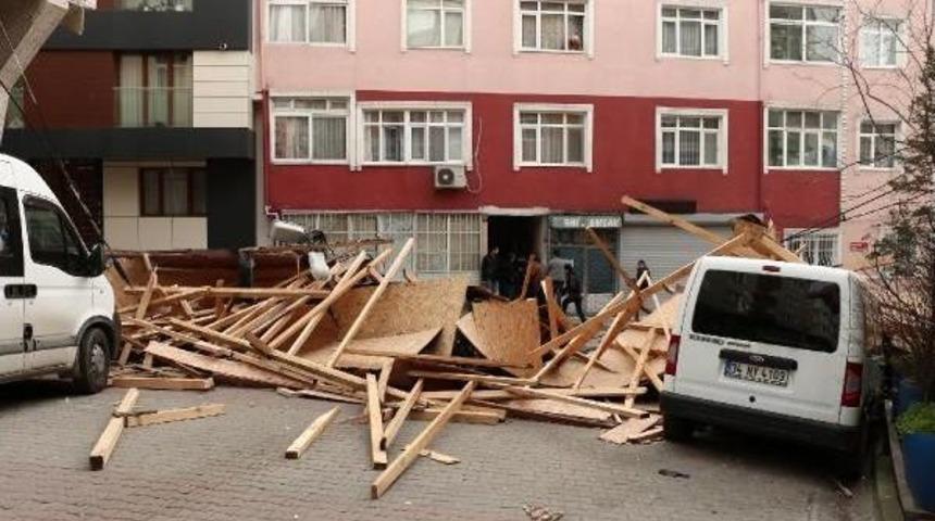 R&uuml;zgar &Ccedil;atıyı U&ccedil;urdu