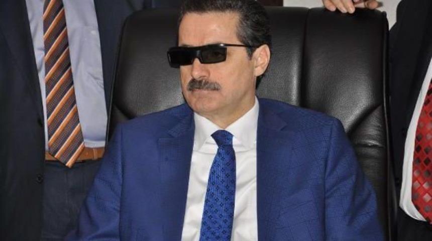 Bakan &Ccedil;elik: Bir Elde Silah Bir Elde Zeytin Dalı Olmaz