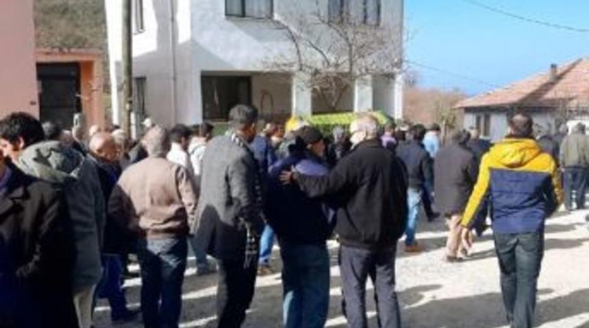 Işid &Uuml;yesi Olduğu Iddia Edilen Kişinin Cenazesi Sinop&rsquo;Ta Toprağa Verildi