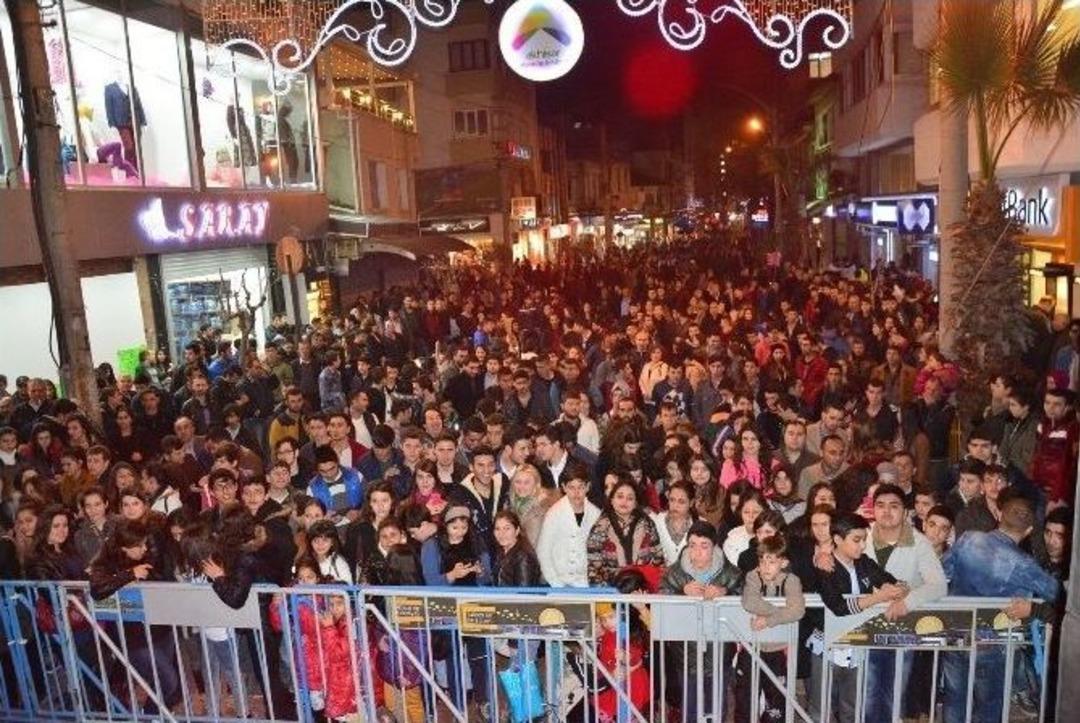 Alışveriş Festivalinde Finalin Adı; Erdem Kınay Ve Merve &Ouml;zbey Oldu