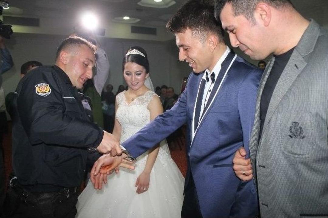 Gelin Ve Damada Kelep&ccedil;e Takılınca Davetliler Şaşkına D&ouml;nd&uuml;