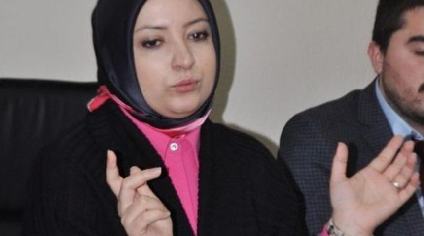 Aile Ve Sosyal Politikalar Bakan Yardımcısı Atabek, Gen&ccedil;liği Kavanoza Benzetti