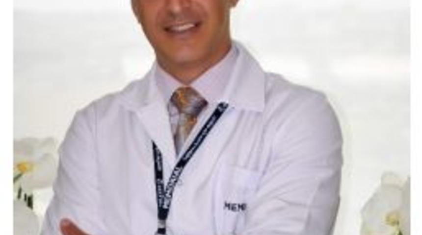 Bir Omuz Diğerinden D&uuml;ş&uuml;kse