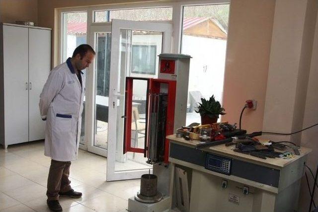 Büyükşehir Laboratuarında Teknolojik Analizler Yapılıyor