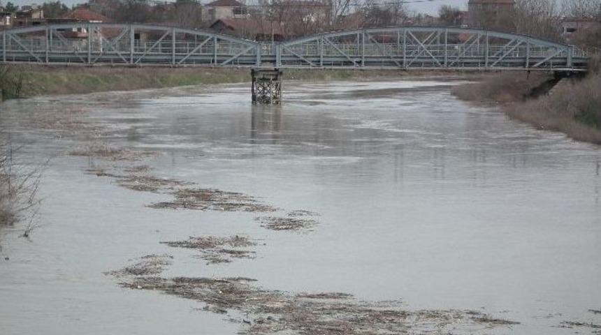 Muratlı Deresi Alarm Veriyor