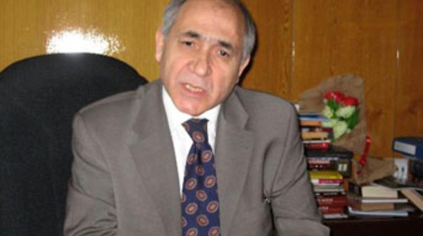 Hapisten &ccedil;ıktı makama oturdu