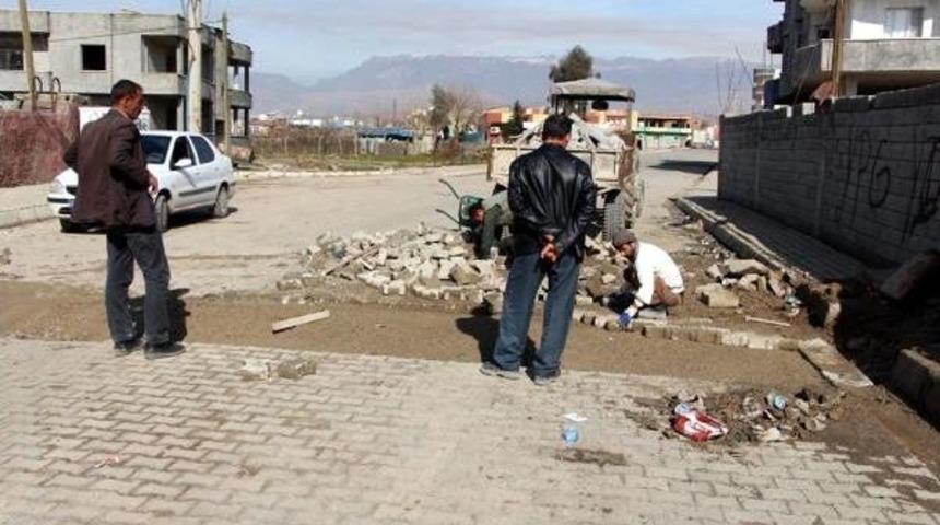 Silopi'de Kazılan Hendekler Kapatılıyor