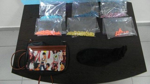 Düzce Polisi 563 Adet Ecstasy Hap Ele Geçirdi