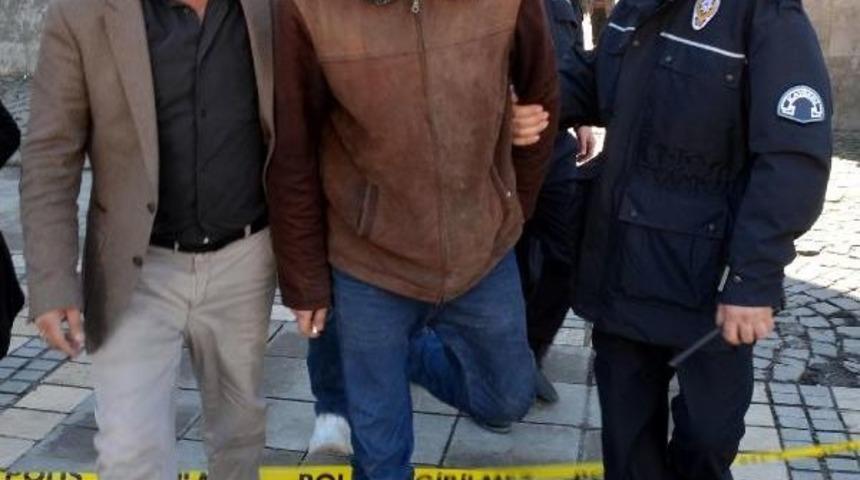 Eşinin Aldattığını &Ouml;ne S&uuml;rerek Surlara &Ccedil;ıktı (2)