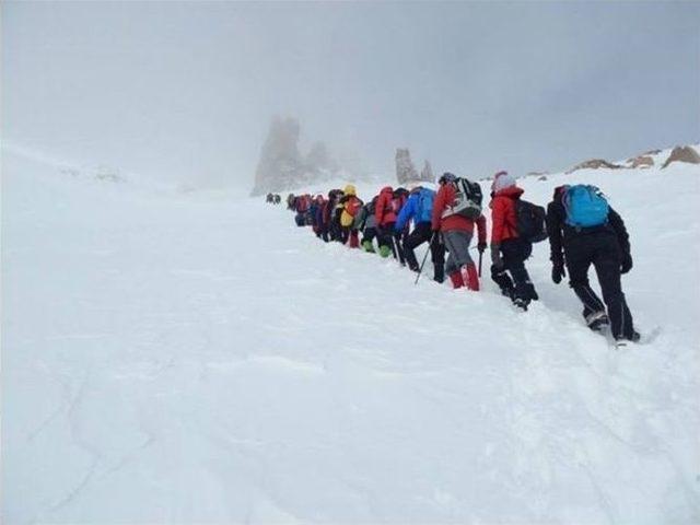 Dağcılar Erciyes’e Tırmandı