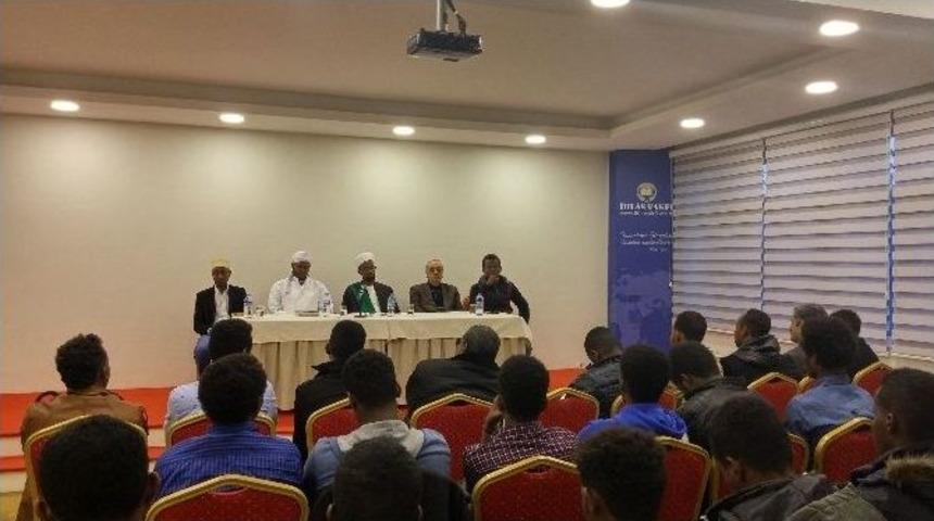 Somalili &Ouml;ğrenciler Mevlid-i Nebevi Konferansı İ&ccedil;in İhlas Vakfında Bir Araya Geldiler