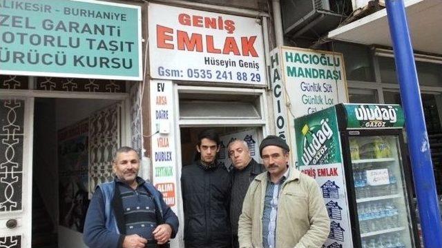 Karadeniz Fıkrası Gibi Emlakçi Dükkanı