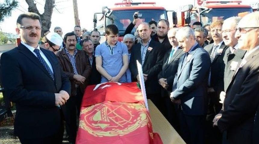 G&ouml;revi Başında Kalp Krizinden &Ouml;len İtfaiye &Ccedil;alışanı Son Yolculuğuna Uğurlandı