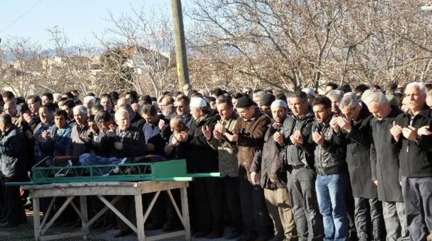 Tren Kazasında Hayatını Kaybedenler Toprağa Verildi