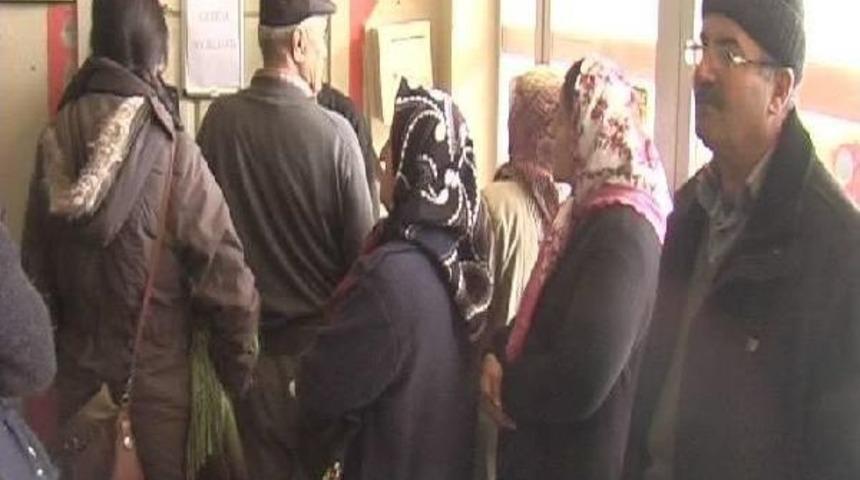 Toprak Yedikleri Iddiasıyla Mahalle Sakinleri Kanser Taramasından Ge&ccedil;irildi