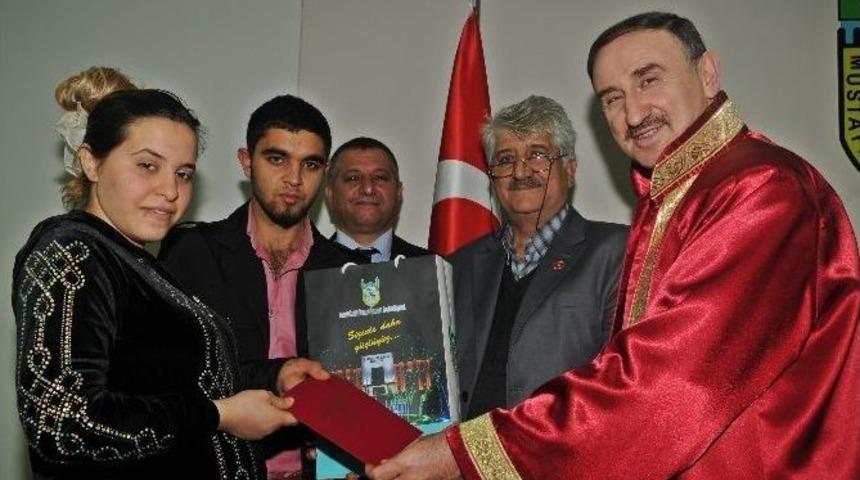 Roman &Ccedil;iftler Nikah Masasına Oturdu