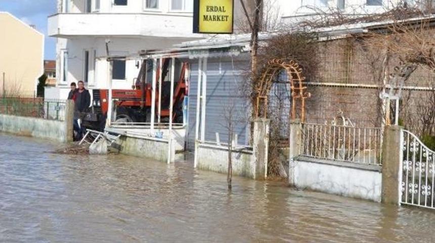 Lodos Ve Yağmur Yağışı, Edirne’Deki Yazlıklara Zarar Verdi