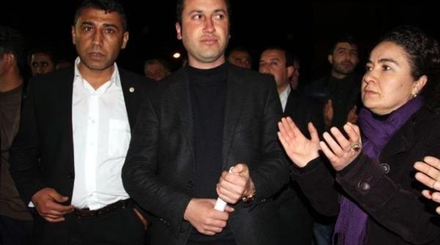Şırnak Belediye Başkanı 2 Saat G&ouml;zaltında Kaldı