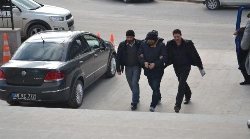 &lsquo;araba&rsquo; Kavgasının Arkasından &Ccedil;ek-senet &Ccedil;etesi &Ccedil;ıktı
