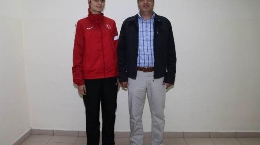 D&uuml;rdane Altunel Bosna&rsquo;dan Altın Madalya İle D&ouml;nd&uuml;