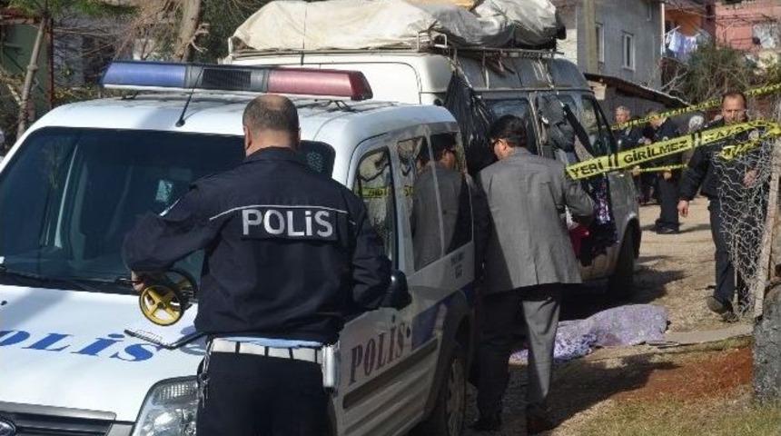 D&ouml;rt Yaşındaki Metehan Minib&uuml;s&uuml;n Altında Kalarak &Ouml;ld&uuml;