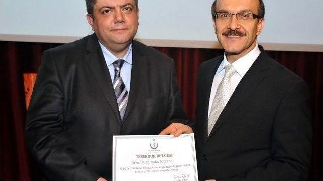 Uşak’ta akılcı İlaç Kullanımı Sempozyumu