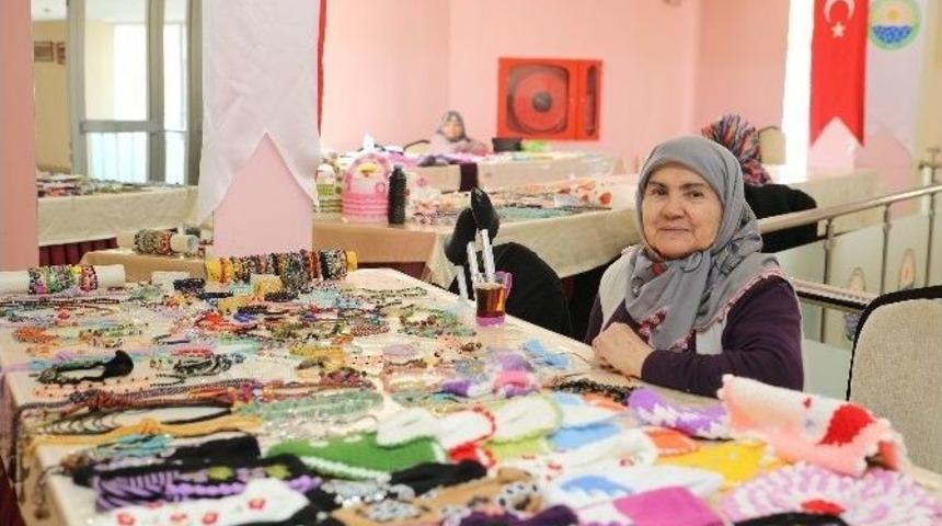 G&ouml;lbaşılı Hanımlar H&uuml;nerlerini Sergiliyor