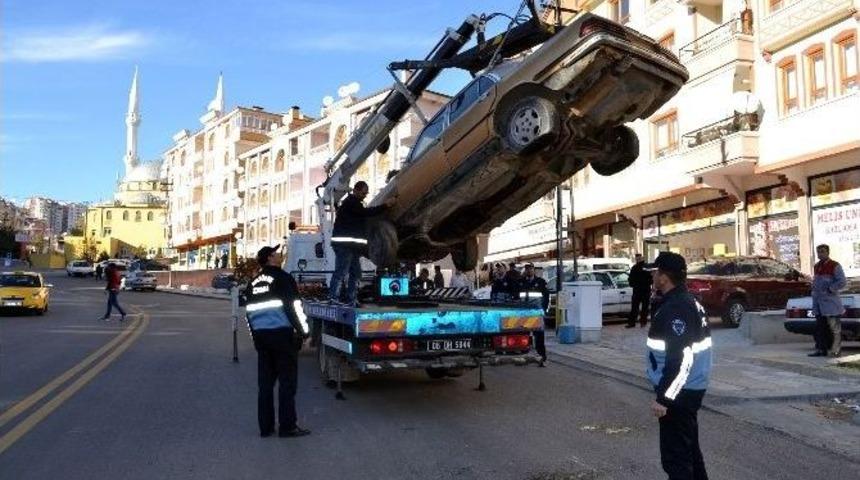 Ke&ccedil;i&ouml;ren&rsquo;in Sokakları Hurda Ara&ccedil;lardan Kurtuluyor