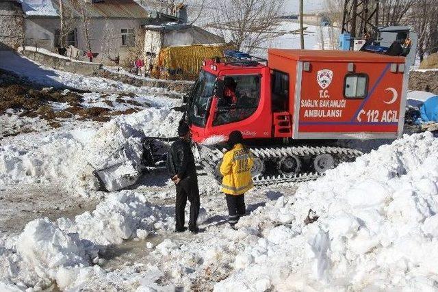 Erzurum’da Kar Ve Tipi Nedeniyle Yolu Kapalı Olan Köylerdeki 94 Hasta Kurtarıldı