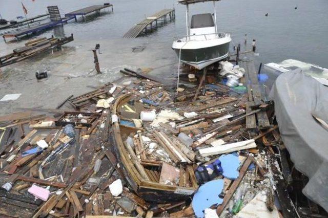 Lodosun Yuttuğu Marina Iskelesi Iki Gün Sonra Ortaya Çıktı