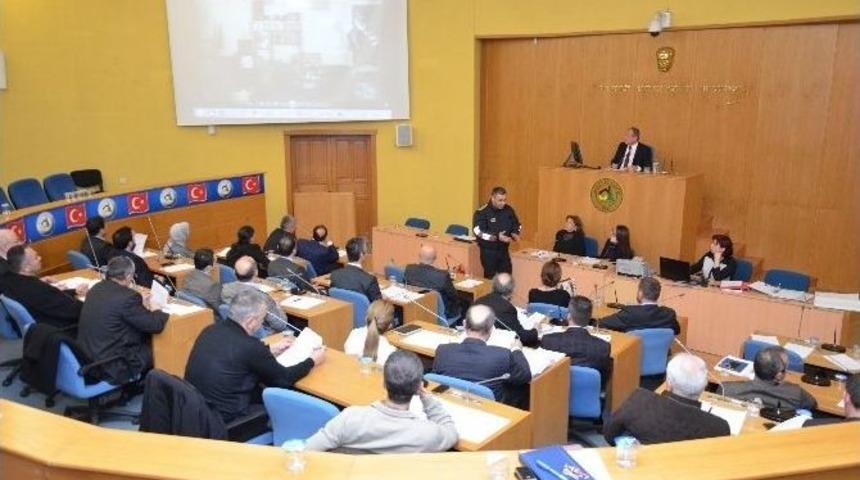 D&uuml;zce Belediye Meclisi Toplandı