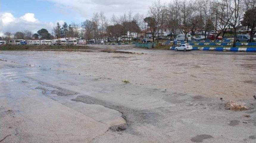 Biga&rsquo;da Kocabaş &Ccedil;ayının Su Seviyesi Y&uuml;kseldi