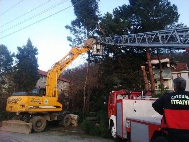 Çaycuma İtfaiyesi Fırtına İhbarlarını Değerlendirdi