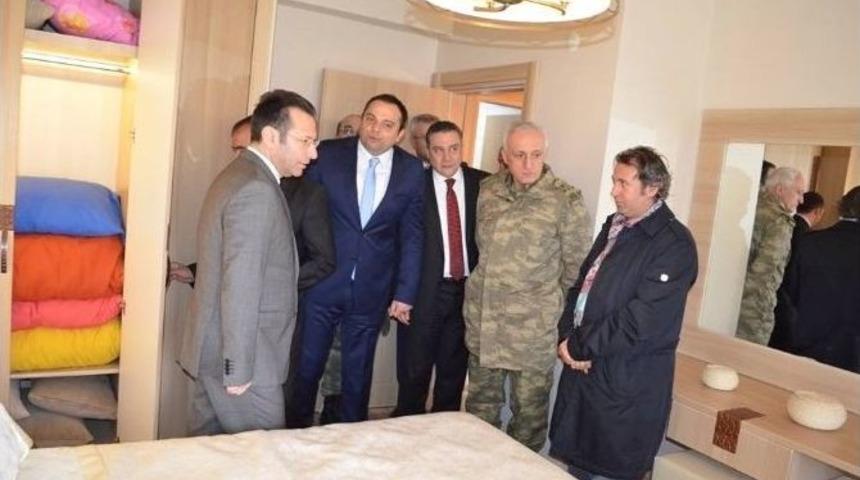 Vali Aksoy; Doğu Ve G&uuml;neydoğu&rsquo;nun En B&uuml;y&uuml;k Tatil K&ouml;y&uuml;n&uuml; Gezdi