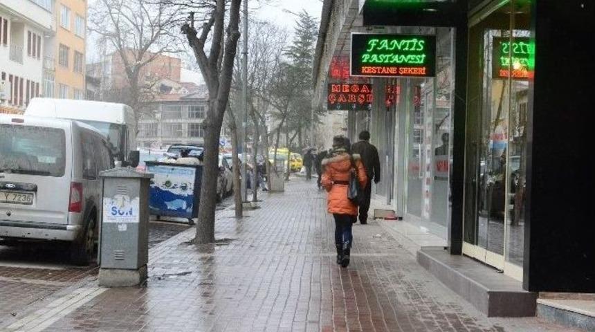 Kaldırımlara Mal &Ccedil;ıkarmayan Esnafa Teşekk&uuml;r