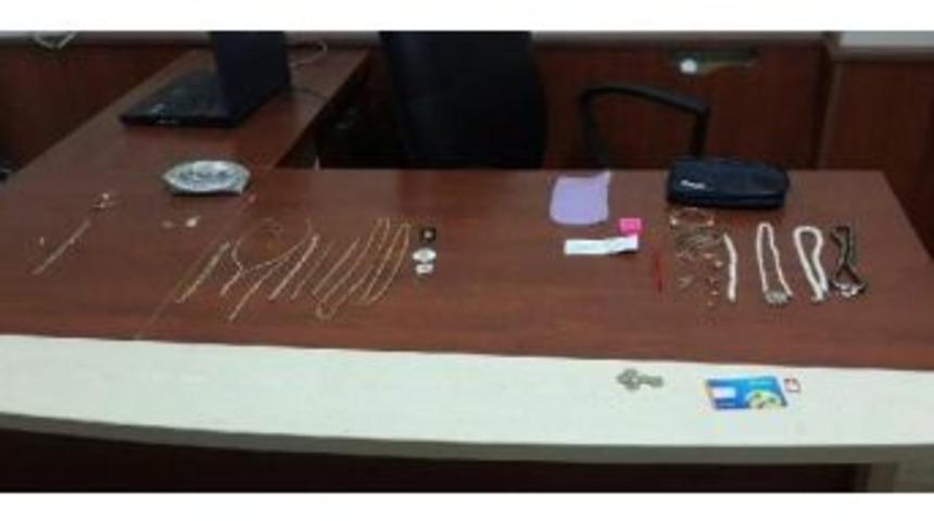 Balıkesir'de Hırsızlık Yaptılar, İzmir'de Yakalandılar