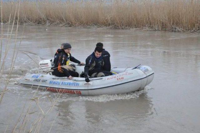 Menderes Nehri'nde Bot Alabora Oldu, Pilot Üsteğmen Kayıp (2)