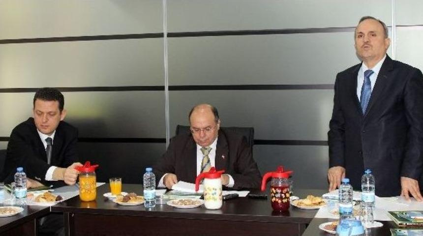 Vali &Ccedil;i&ccedil;ek: Turizmi Destekleyecek Tarımsal &Uuml;r&uuml;nlere İhtiya&ccedil; Var