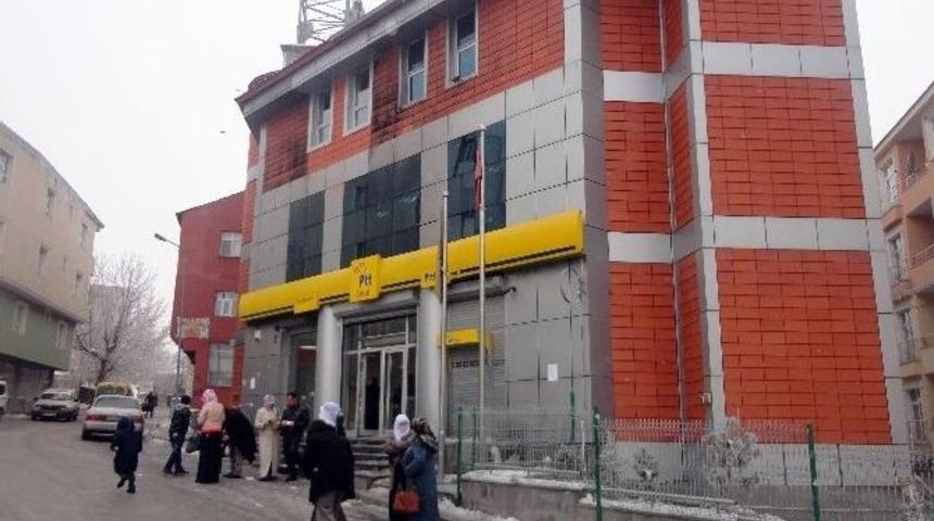 Yakılan Ptt Şubesi Tekrar A&ccedil;ıldı