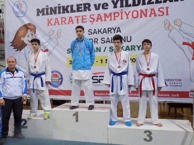 Karatecilerden 2015 Yılın İlk Dereceleri Geldi