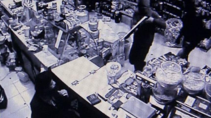 Pompalı Tüfek Tutukluk Yapınca Hem Hayatı Kurtuldu, Hem De Gasptan Kurtuldu