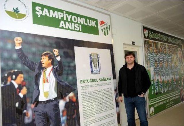 Bursa ya Gelen Ertuğrul Sağlam Adının Verildiği Tesiste Tenis Oynadı 1