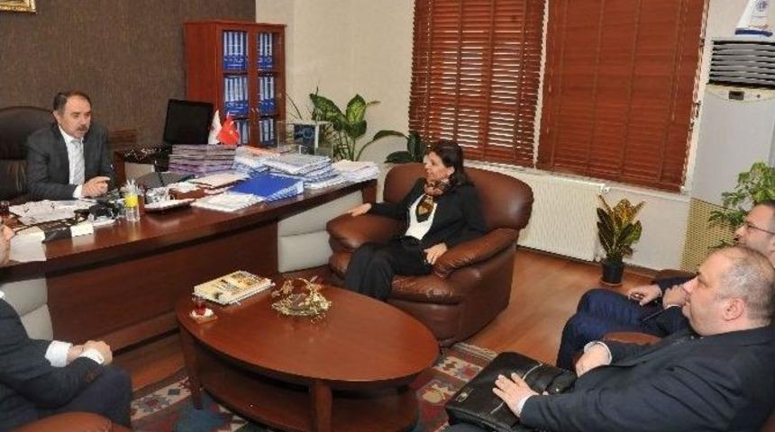 Satran&ccedil; Federasyonu Başkanı B&uuml;y&uuml;kşehir Belediyesi&rsquo;ni Ziyaret Etti