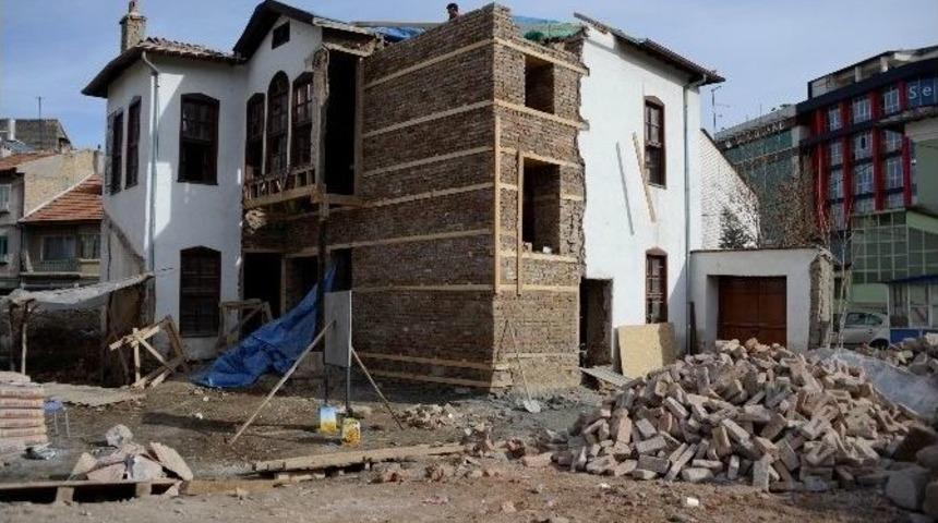 Meram&rsquo;da Sarıg&uuml;zel Evi Restore Ediliyor