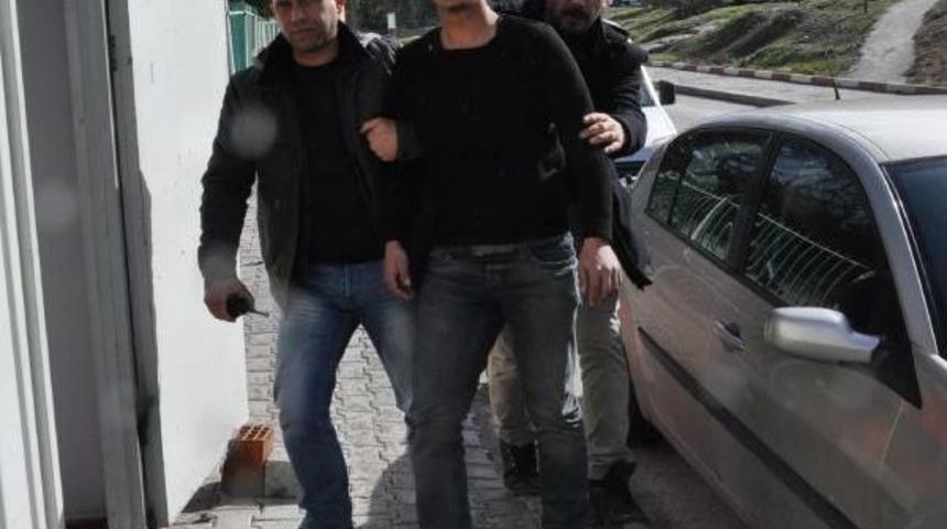 Sevgilisini Sokak Ortasında Pompalı T&uuml;fekle &Ouml;ld&uuml;rd&uuml;